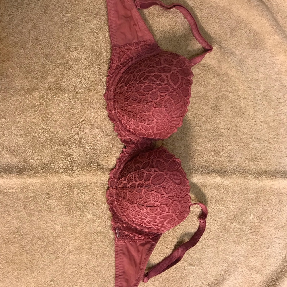 PINK 34DD Push Up Lace Bra.